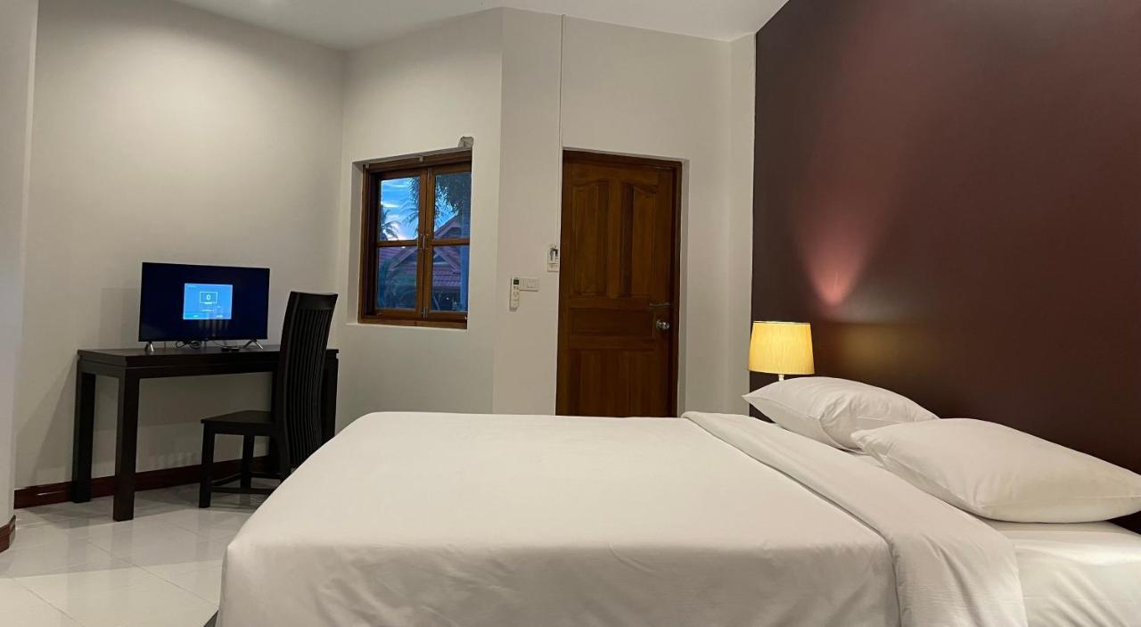 The Pace Phuket Boutique Resort Rawai Bagian luar foto
