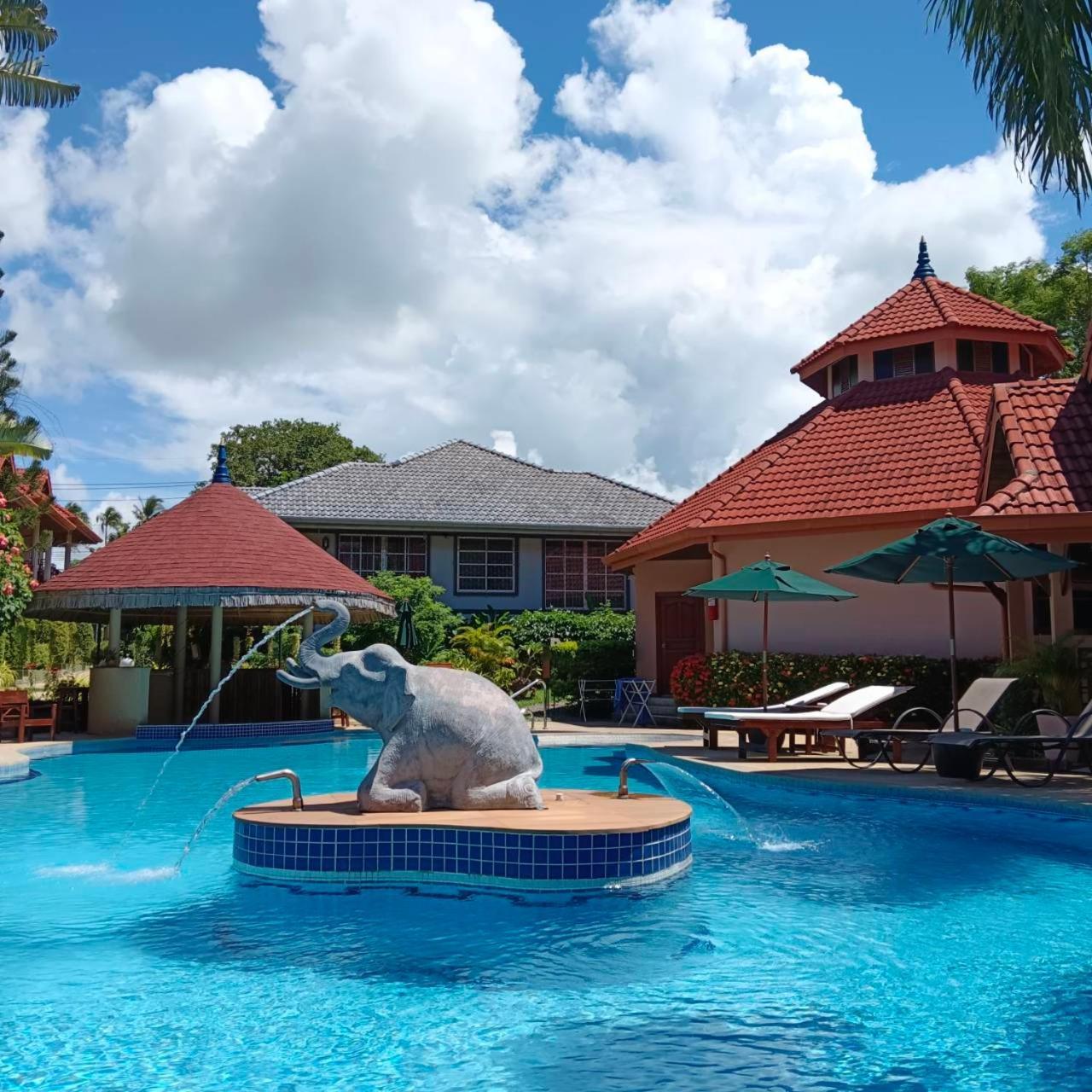 The Pace Phuket Boutique Resort Rawai Bagian luar foto