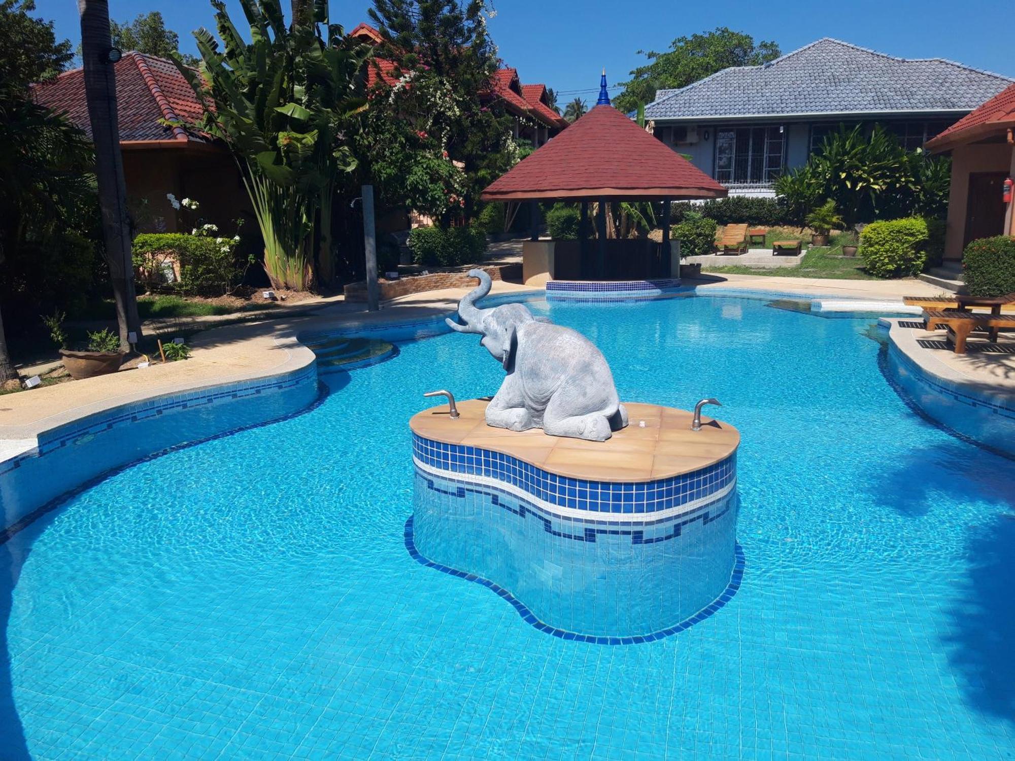 The Pace Phuket Boutique Resort Rawai Bagian luar foto